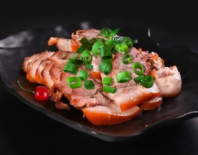 豬頭肉預(yù)制菜 豬蹄表面滑嫩 嚼勁十足 咀嚼中回味無窮 美味營養(yǎng)健康